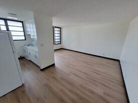 Building Photo - 3175 Waialae Ave