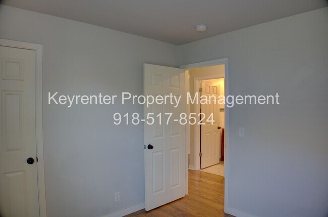 Building Photo - Coming Soon! 3 bed/2 bath!