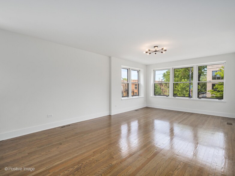 Building Photo - 3557 N Bell Ave