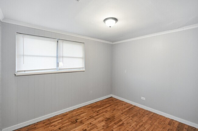 Building Photo - 135 Marshall Cir