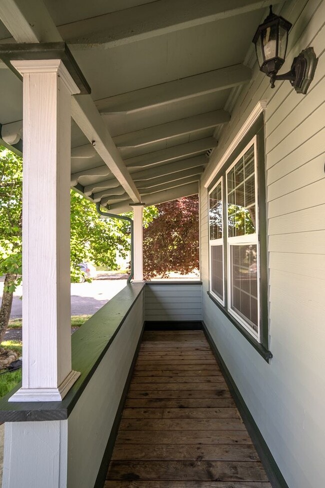 Building Photo - 3-bedroom 2 bath House $2,495