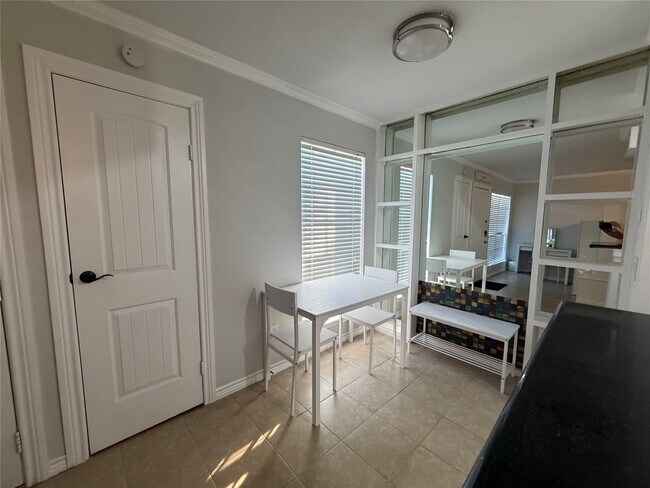 Building Photo - 2120 El Paseo St