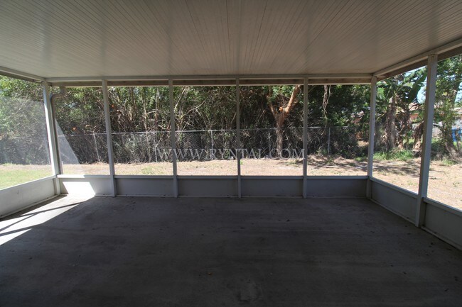 Building Photo - 2311 18th Ave E