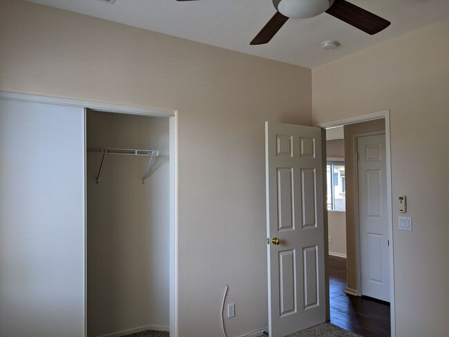 Building Photo - 2Bed/2Bath Condo off Douglas in Oceanside~...