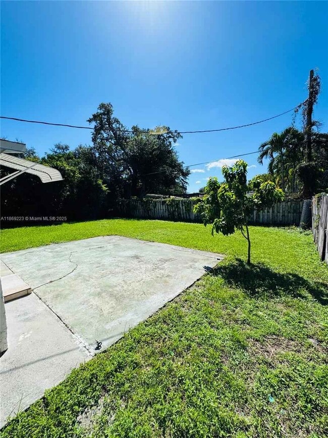 Building Photo - 5630 Simms St