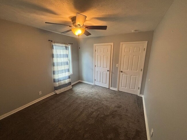 Building Photo - 3-bedroom, 2 bath house available now