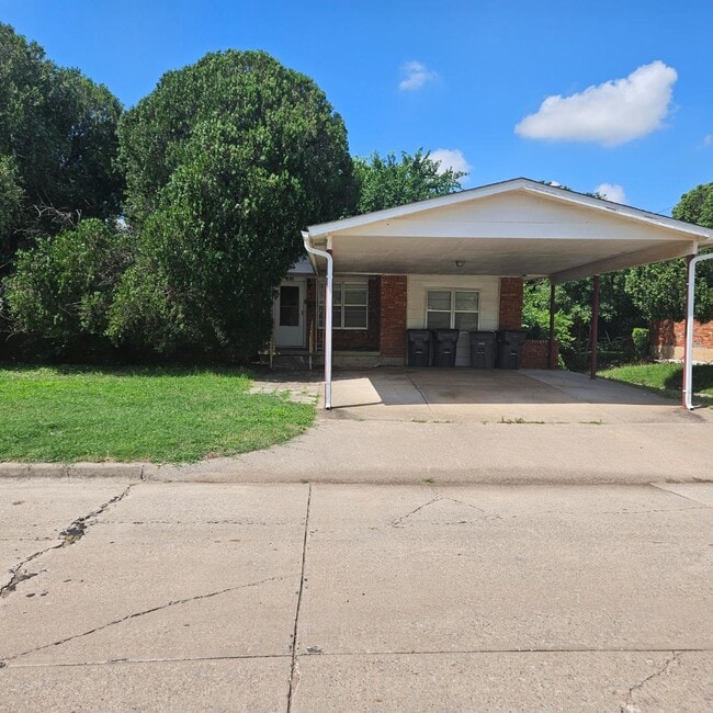 Primary Photo - 5828 NW Dearborn Ave