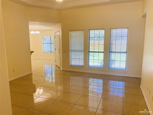 Building Photo - 15 San Gerardo St