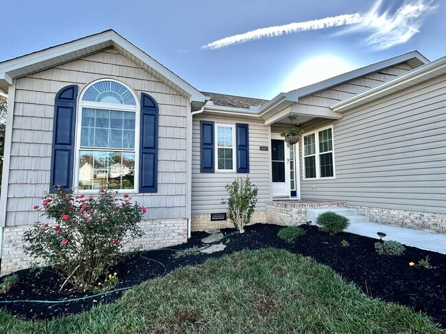 Building Photo - Beautiful 3 bedroom-plus bonus room-2 bath for rent!