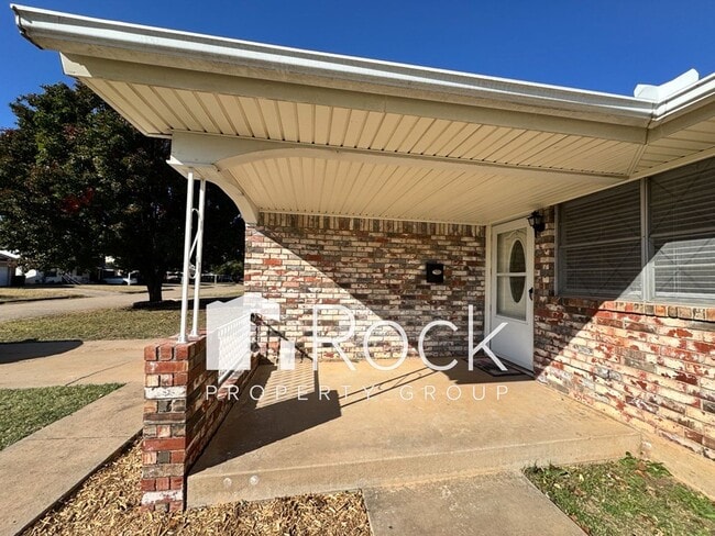 Building Photo - 3Bed/1Bath Home in Moore with Covered Fron...