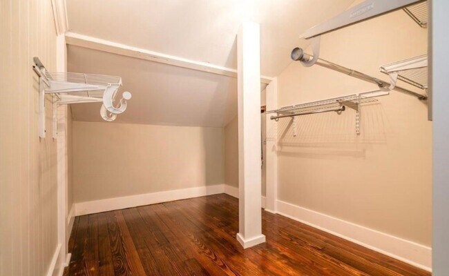 Building Photo - Gorgeous Renovated Highlands Bungalow – Av...