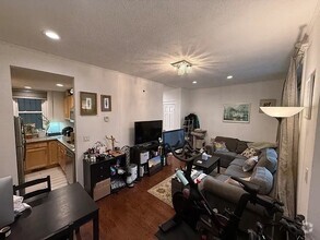 Building Photo - 451 Park Dr