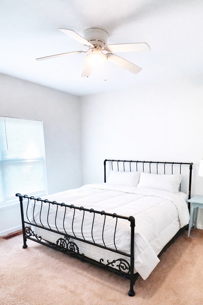 Building Photo - Affordable $190/Week Furnished Room in Westside Intown Atlanta – Utilities Included - High Speed ...