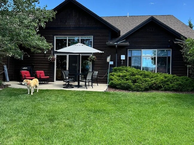 Building Photo - Wedgewood Villas ***ALL UTILITIES INCLUDED***