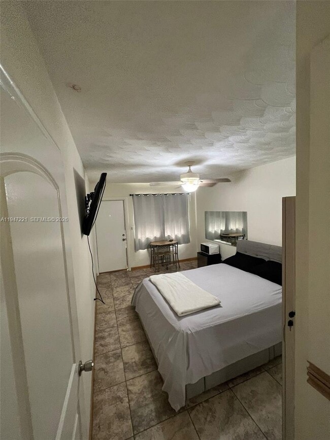 Building Photo - 1026 NE 9th Ave