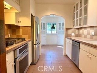 Building Photo - 2335 Overland Ave