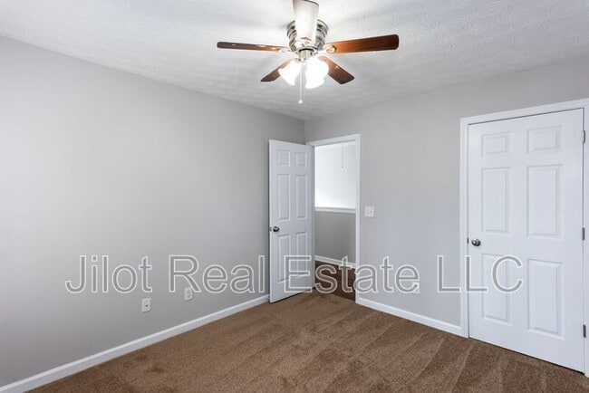 Building Photo - 218 Matthew Ln