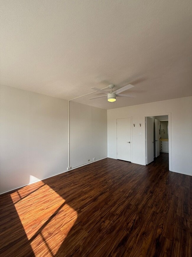 Building Photo - 1br/1ba/1pkg Condo w/Large Lanai PETS NEGOTIABLE!