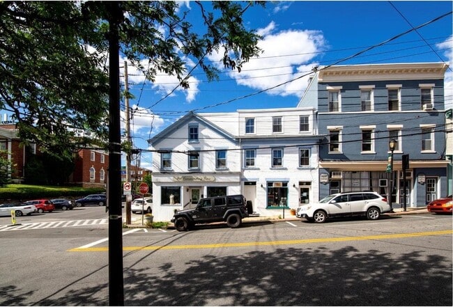 Primary Photo - 3 Spring St