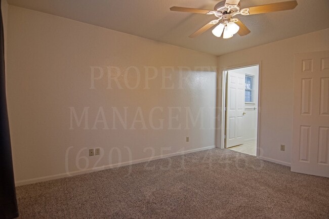 Building Photo - 2 Bedroom 2 Bath