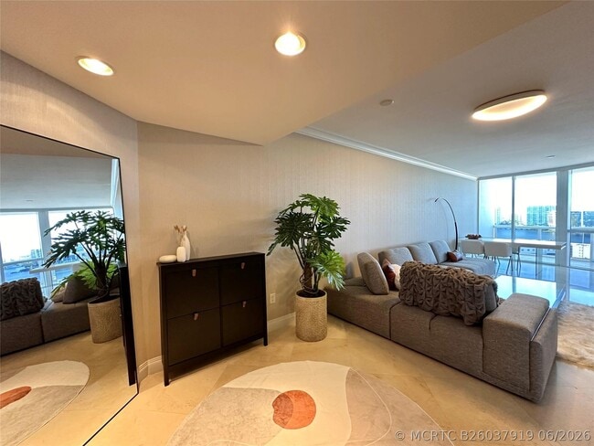 Building Photo - 18201 Collins Ave