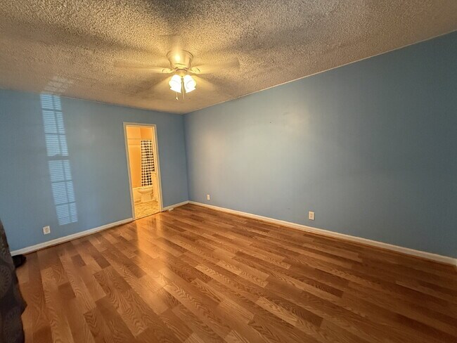 Building Photo - 2905 Sheana Way