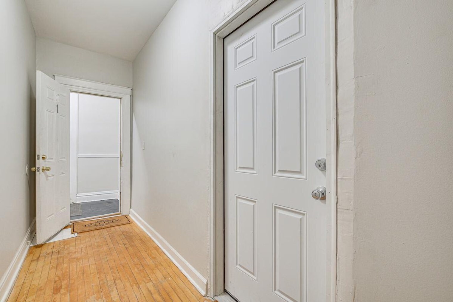 Building Photo - 7440 S Ingleside Ave