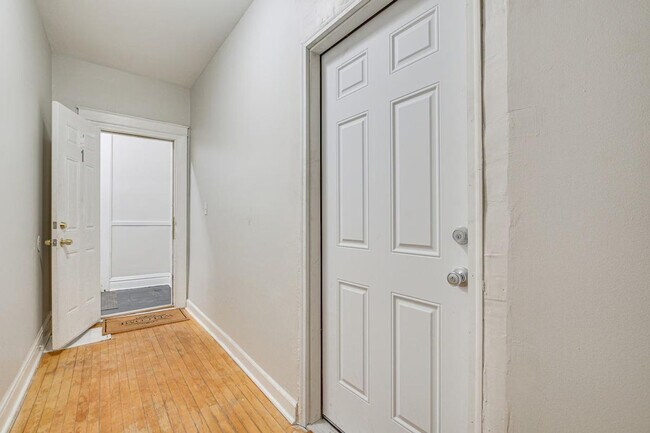 Building Photo - 7442 S Ingleside Ave