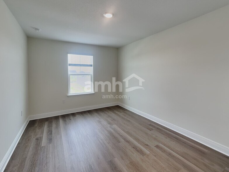 Building Photo - 1762 Meadowgrove Ave