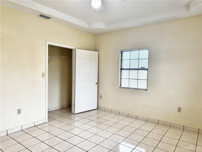 Building Photo - 6804 S Naranja Ln