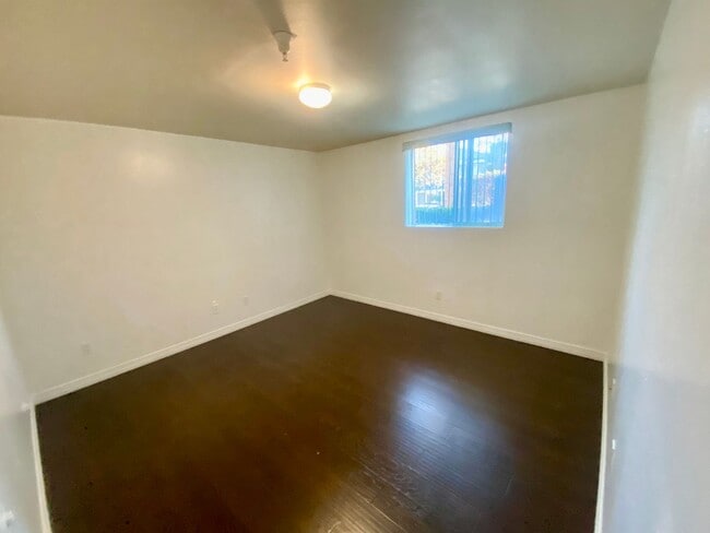 Building Photo - Spacious 4 Bed, 3 Bath Townhouse in Torrance $3,850