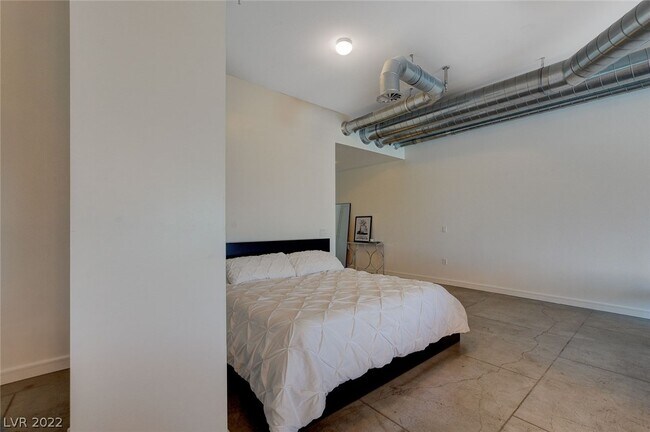 Building Photo - 200 Hoover Ave