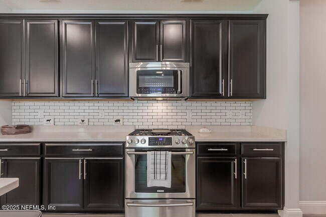 Building Photo - 348 Clifton Bay Lp