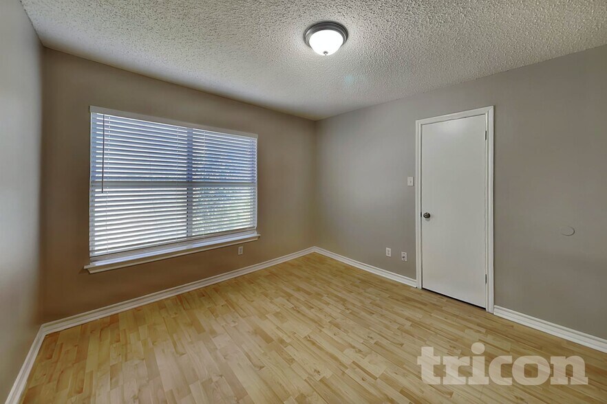 Building Photo - 8030 Falcon Meadow Dr