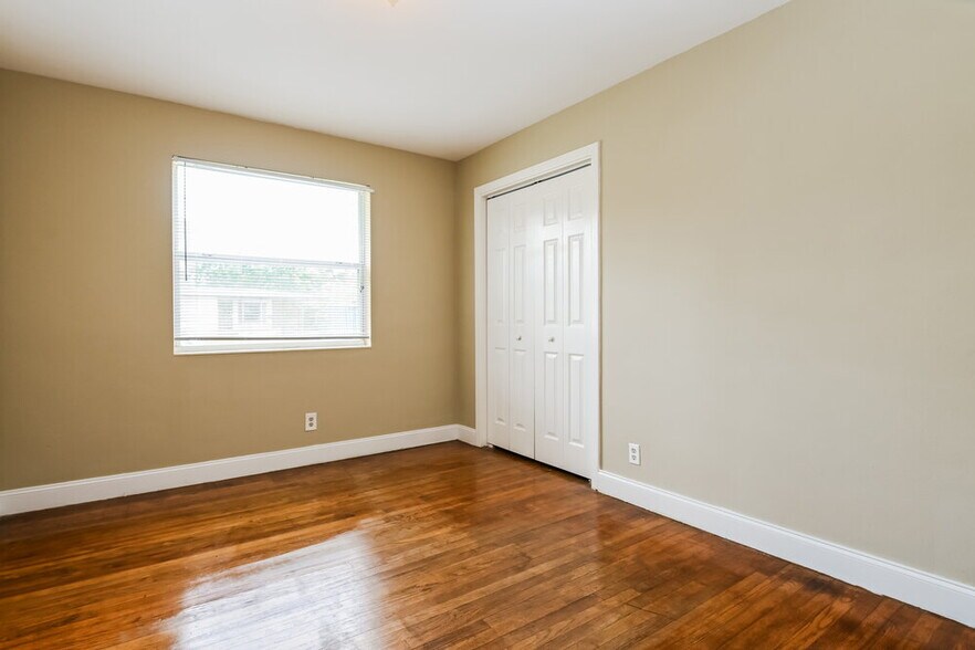 Building Photo - 2615 Ligustrum Rd
