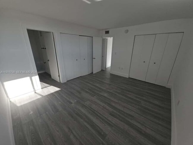 Building Photo - 8101 Crespi Blvd