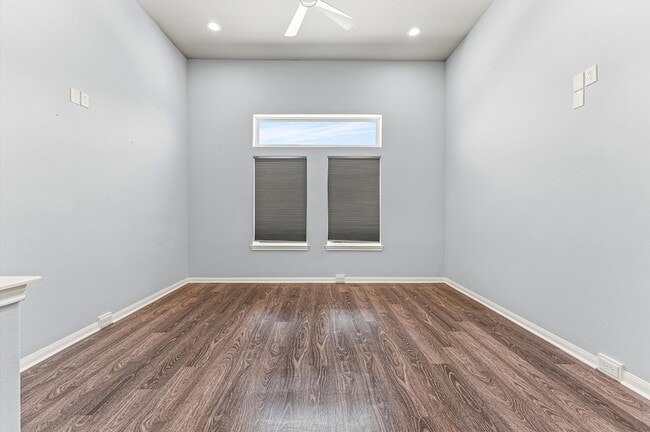 Building Photo - 18841 Elegance Ave