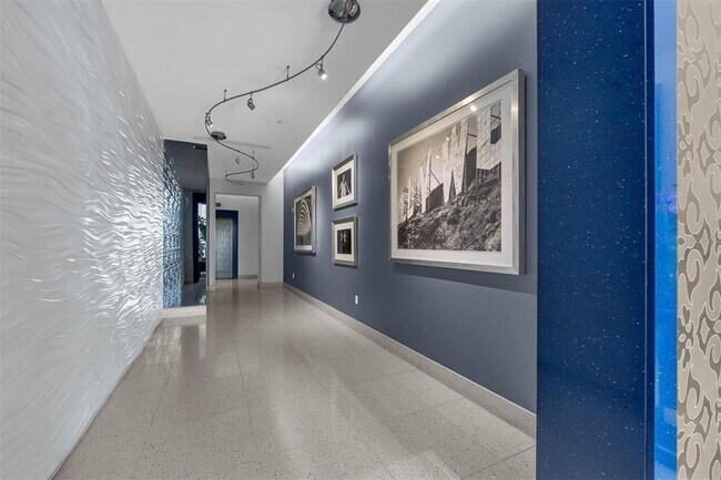Building Photo - 260 S Osceola Ave