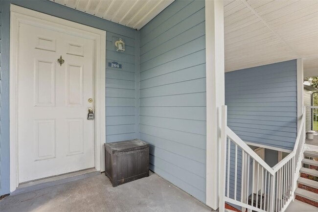 Building Photo - 2584 Grassy Point Dr