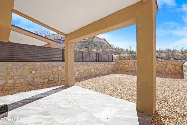 Building Photo - 6315 Escondido Dr