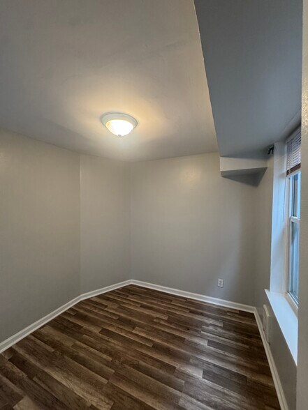 Building Photo - 1452 N 29th St