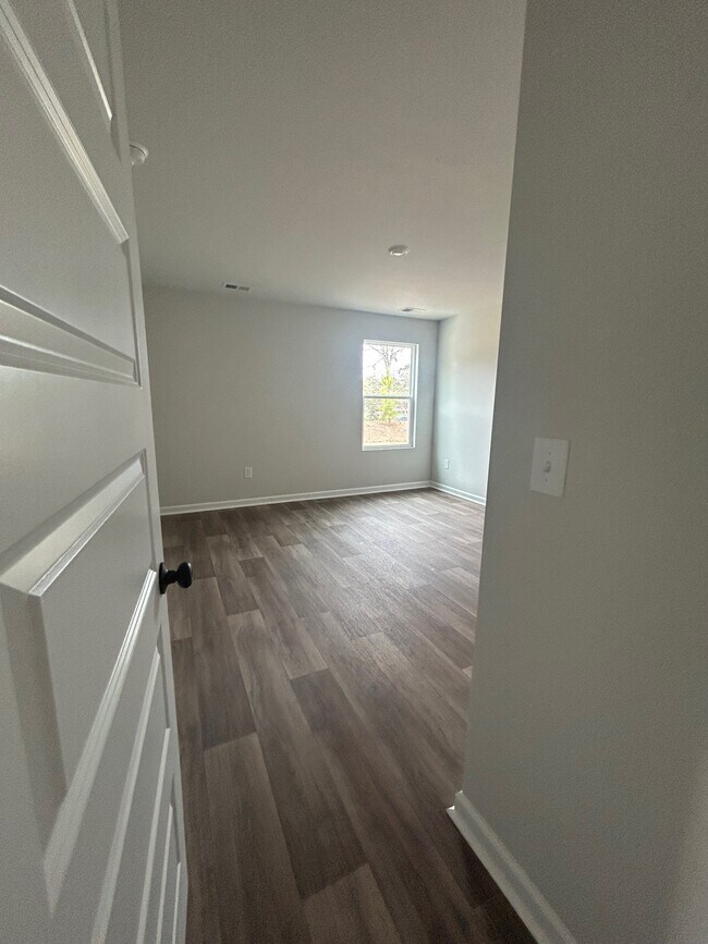 Building Photo - 321 Sweet Vernal St