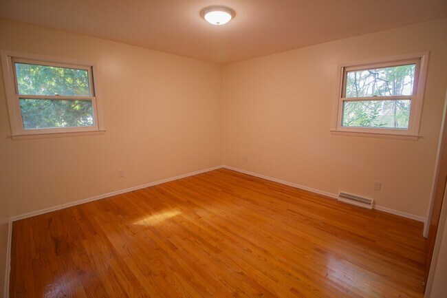 Building Photo - 57 Sherwood Dr