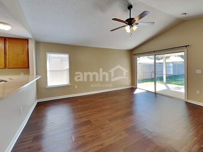 Building Photo - 9422 Daniels Mill Dr