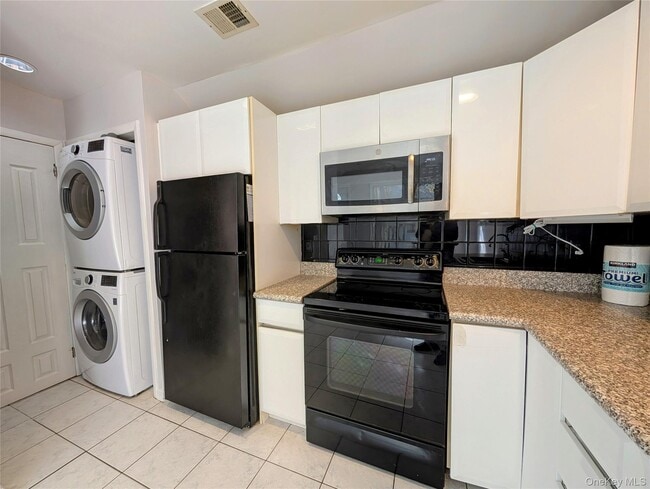 Building Photo - 216 Springmeadow Dr