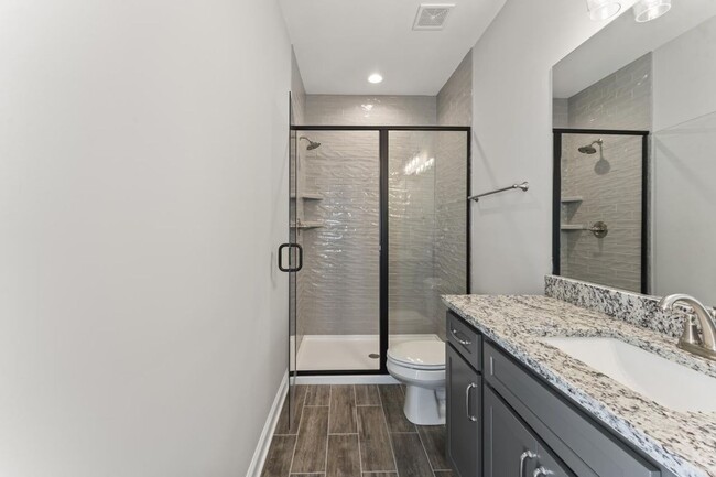 Building Photo - Beautiful New Townhouse in the Heart of Mu...