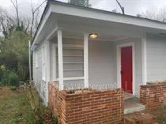 Building Photo - 205 Porter St SW