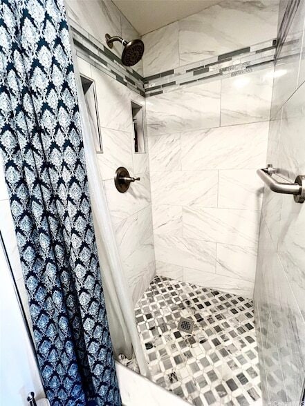 Building Photo - 469 Ena Rd