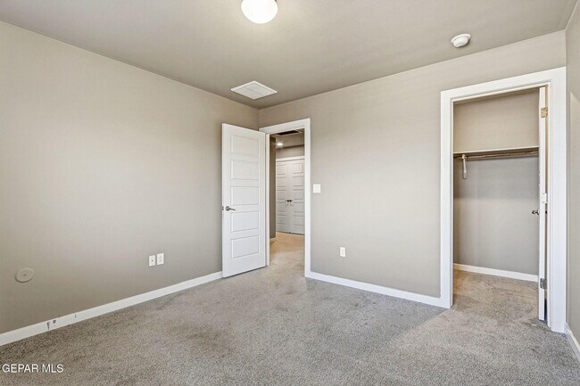 Building Photo - 14724 Tierra Fortaleza Ave
