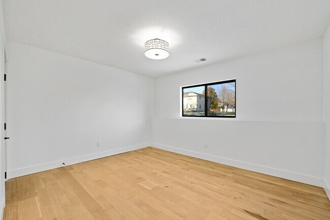 Building Photo - Lot 174